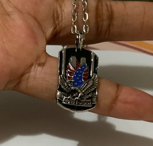 U.S twin towers pendant necklace. Stainless steel. Silver color.